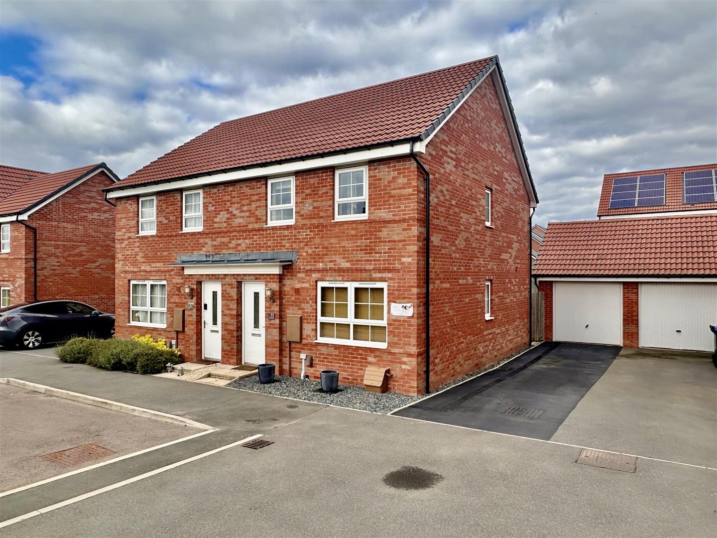Wesson Road, Warwick